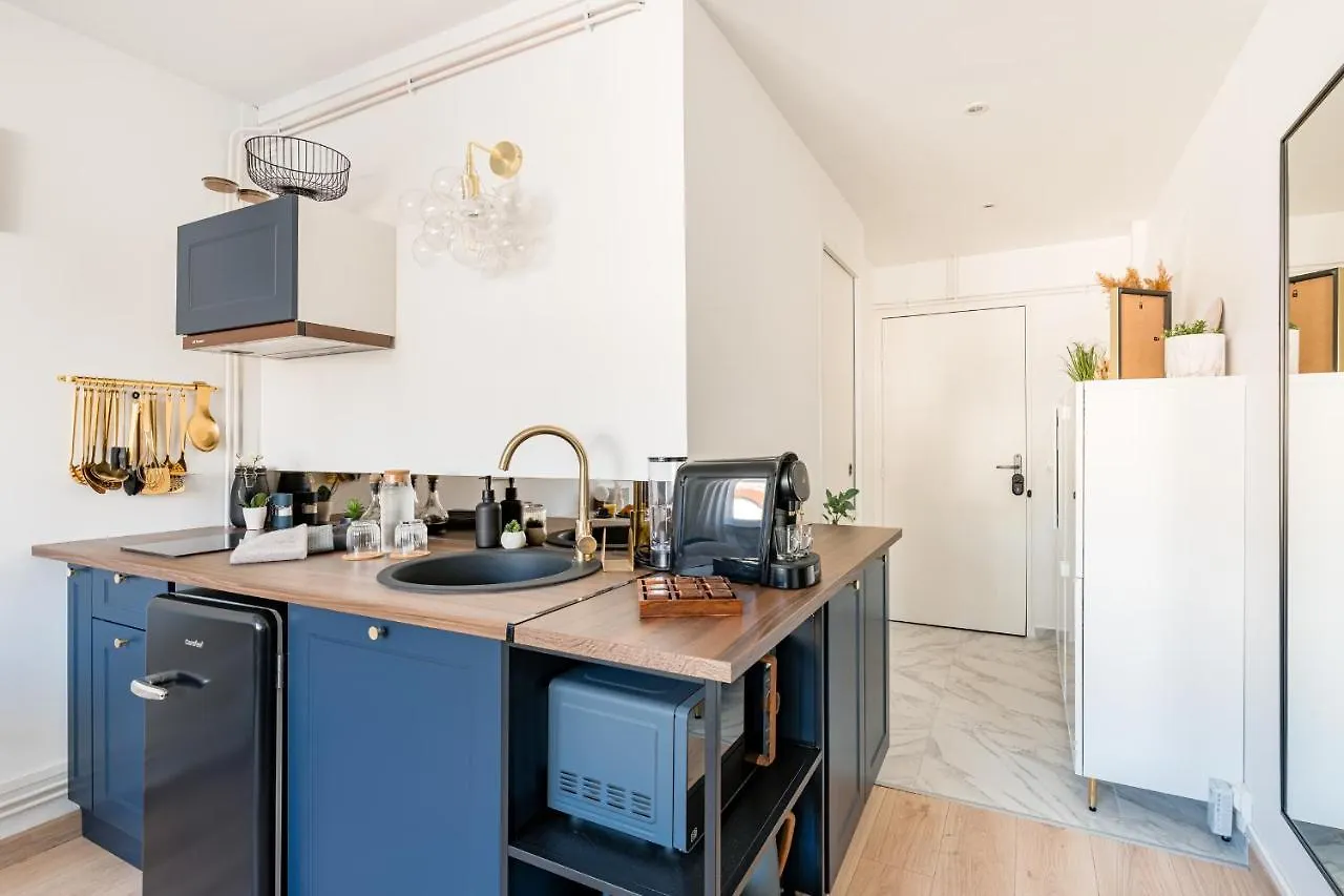 Sarah - Design Studio Lumineux Bergson Saint-Etienne  Apartment Saint-Etienne (Loire)
